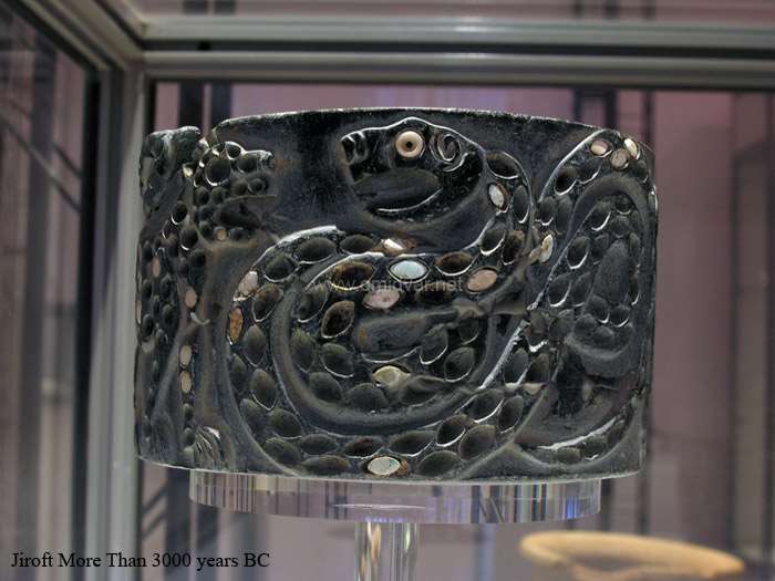 نقوش مار بر ظروف سنگی / پنج هزار سال پیش،تمدن جیرفت کرمان